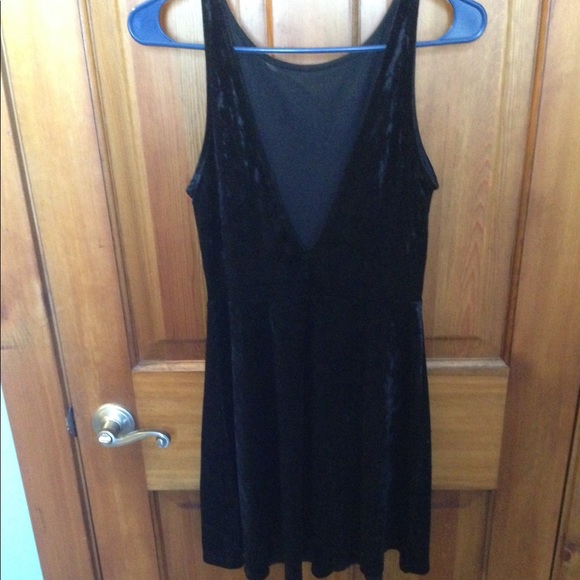 Black Velvet dress Brand New - Picture 2 of 3